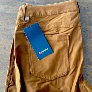 Brand new, never worn. Thought they were jogger material. Didn’t try them on.